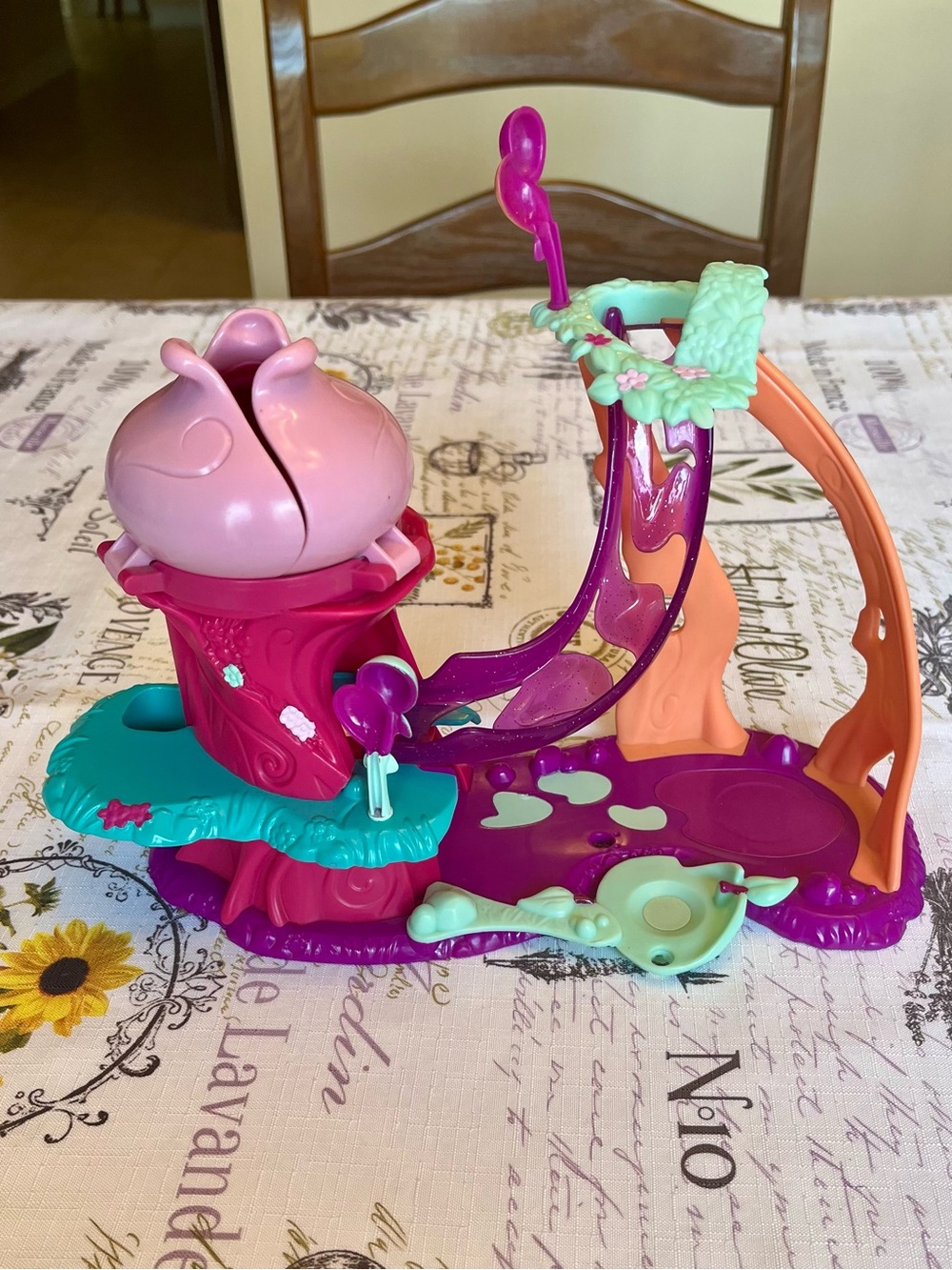 Zoobles Birthday Party Playset-Not Complete